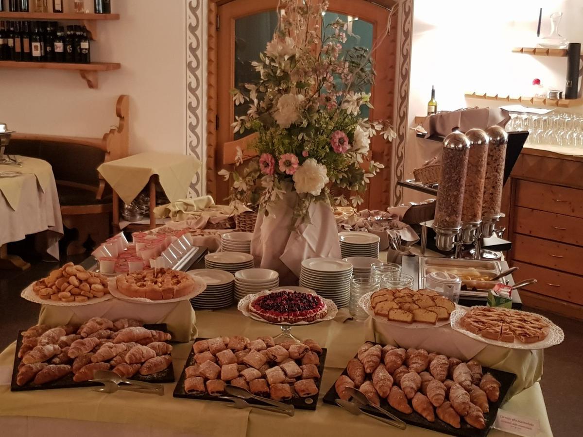 בורמיו Hotel Santanton מראה חיצוני תמונה