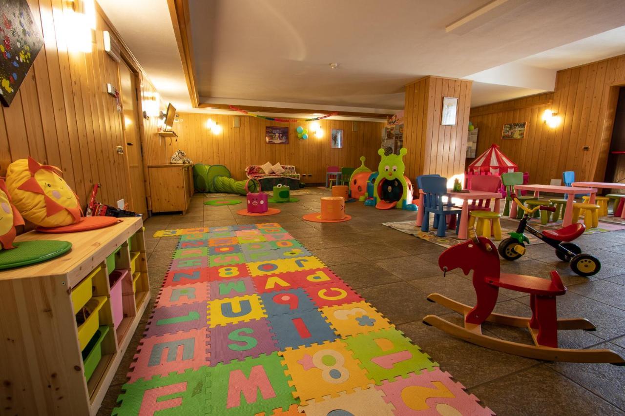 בורמיו Hotel Santanton מראה חיצוני תמונה